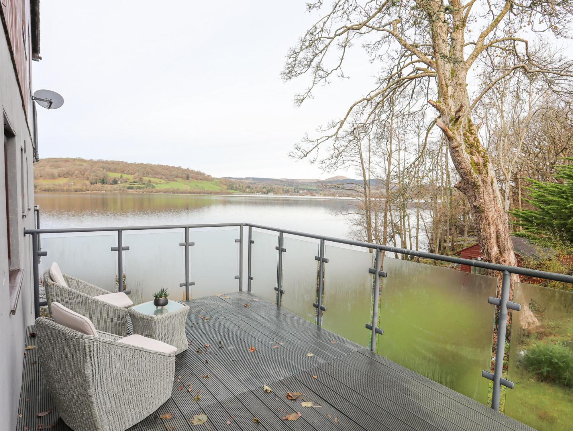 Vyrnwy Lakeside - Bala Lake ภายนอก รูปภาพ